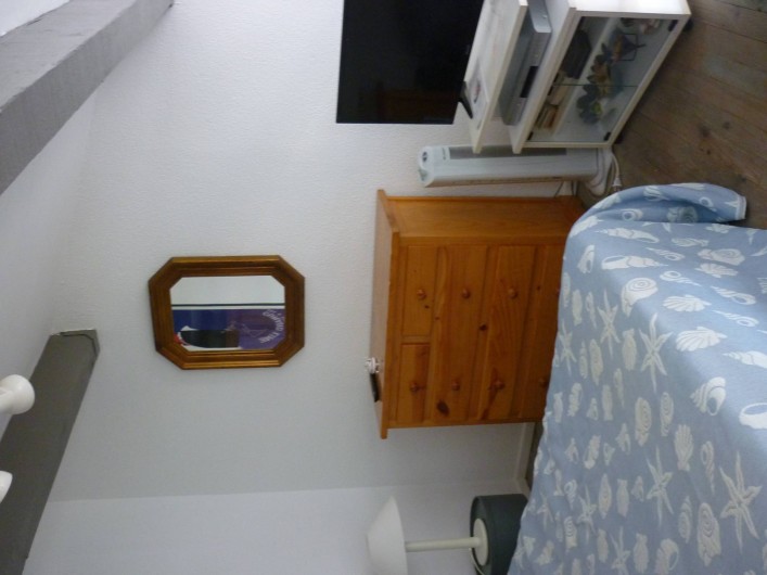 Location de vacances - Appartement à Port Leucate - La chambre avec TV et DVD
