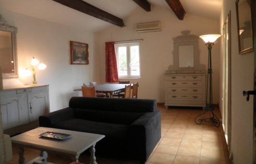 Location de vacances - Appartement à Châteauneuf-de-Gadagne - séjour appartement 1er étage