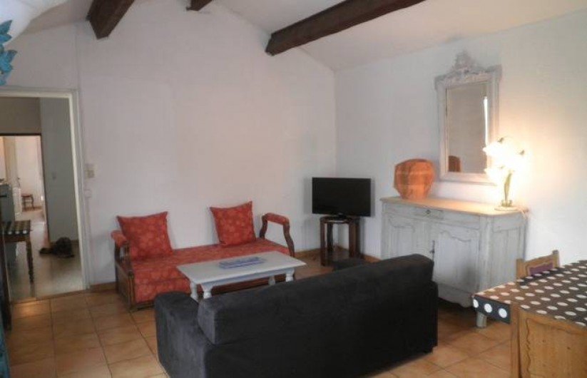 Location de vacances - Appartement à Châteauneuf-de-Gadagne - séjour appartement 1er étage