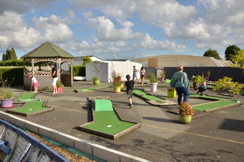 Location de vacances - Bungalow - Mobilhome à Cherrueix - mini golf pour toute la famille St malo