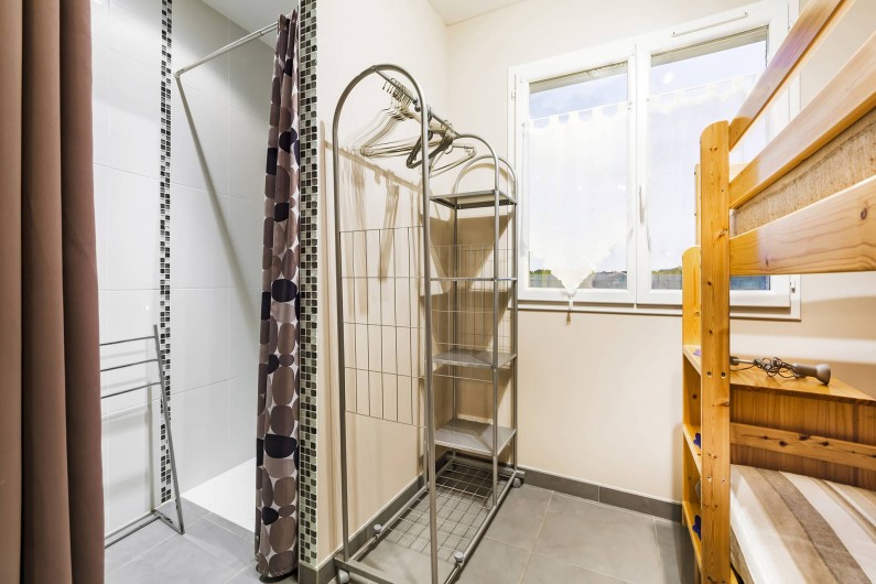 Location de vacances - Gîte à Trausse - Chambre 2 douche