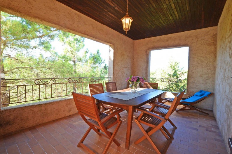 Location de vacances - Villa à Porto-Vecchio - TERRASSE COUVERTE grande villa