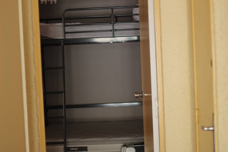 Location de vacances - Appartement à Bandol - LITS SUPPERPOSES