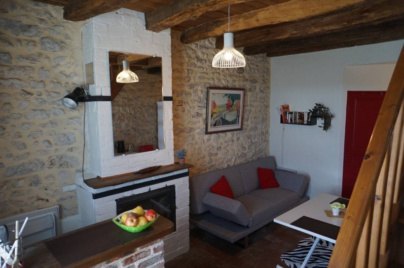 Location de vacances - Chambre d'hôtes à Messas - LE CLOS DE LA VIGNERONNE/ LE GITE_COIN SEJOUR-CUISINE