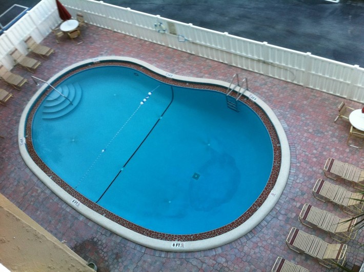 Location de vacances - Appartement à Indian Shores - Pool as seen from 5th floor