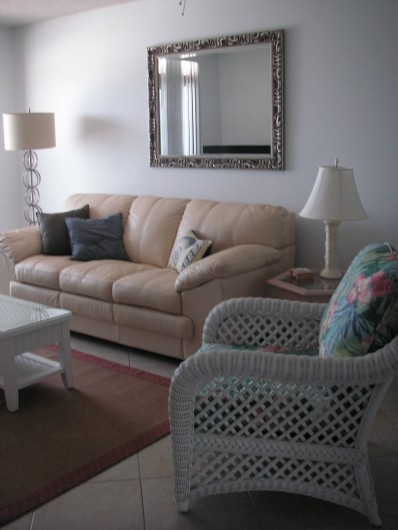 Location de vacances - Appartement à Indian Shores - Living room with leather sofa
