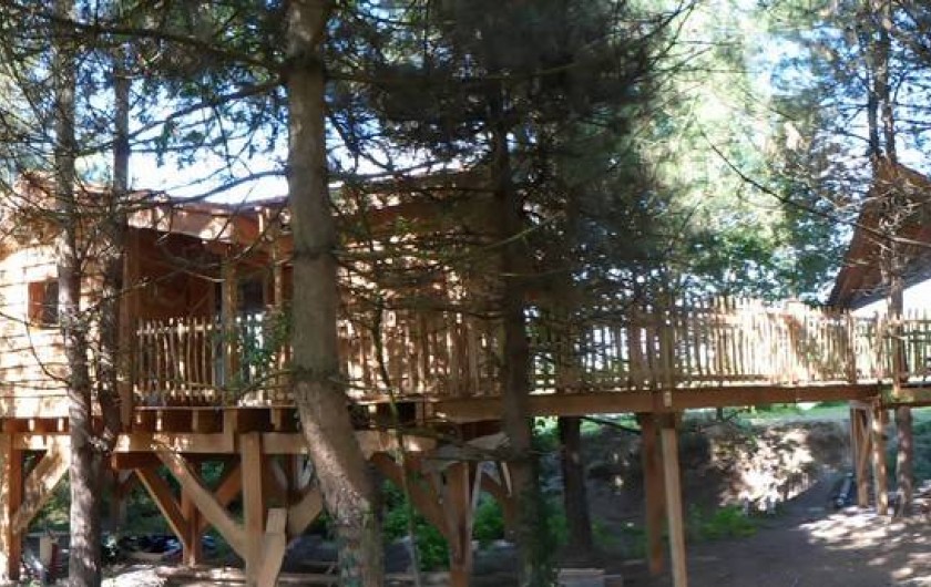 Location de vacances - Cabane dans les arbres à Sainte-Pazanne - La cabane du pêcheur de dos
