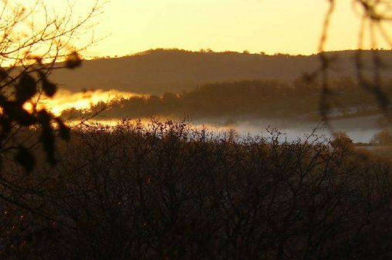 Location de vacances - Gîte à Lentillac-du-Causse - lever de soleil sur le Causse