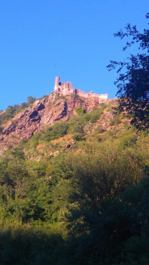 Location de vacances - Gîte à Menat - chateau rocher