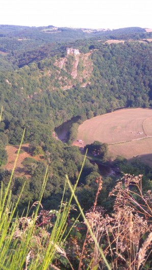 Location de vacances - Gîte à Menat - vue sur la sioulle