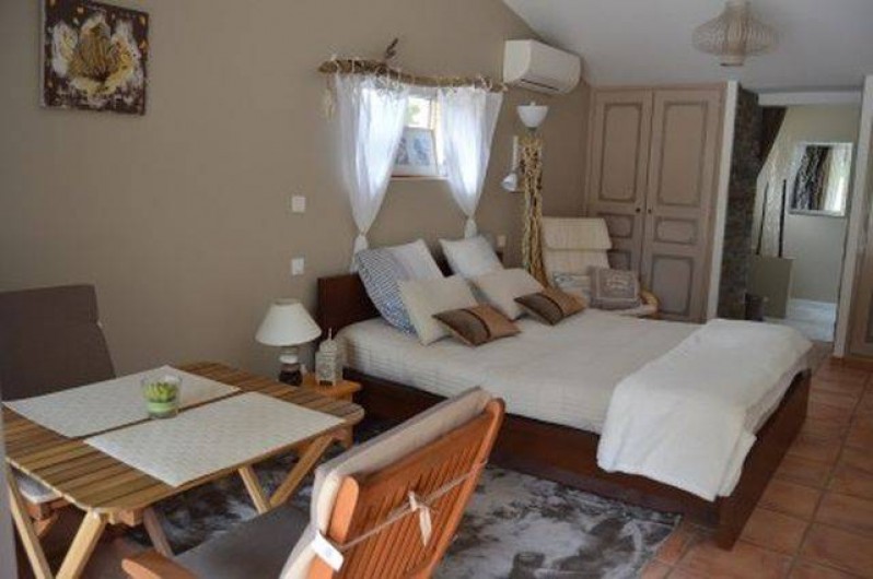 Location de vacances - Chambre d'hôtes à Aigues-Mortes - chambre bois flotté