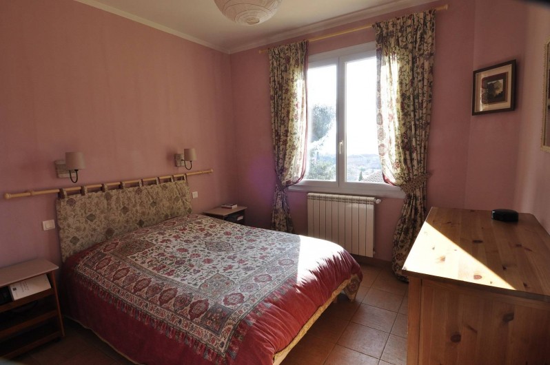 Location de vacances - Villa à Tamaris - Chambre parme fenêtre au sud