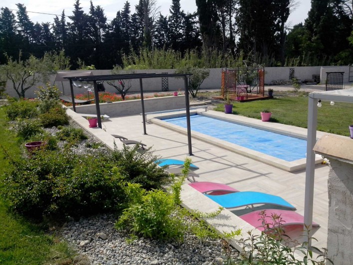 Location de vacances - Gîte à L'Isle-sur-la-Sorgue - espace piscine 2