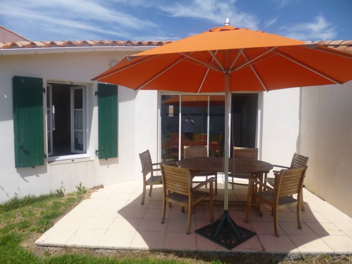 Location de vacances - Villa à Ars-en-Ré - Terrasse plein sud
