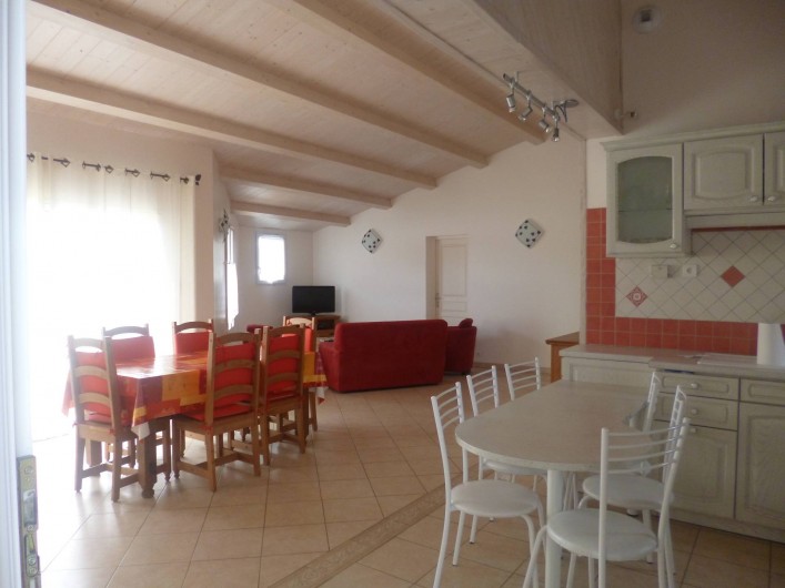Location de vacances - Villa à Ars-en-Ré - Vue générale du l'espace vie