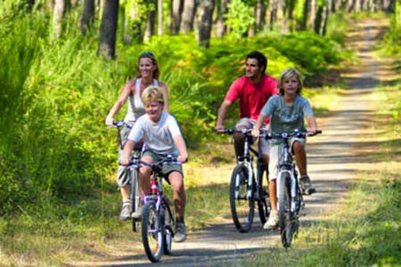 Location de vacances - Camping à Sainte-Eulalie-en-Born - Vélodysée
