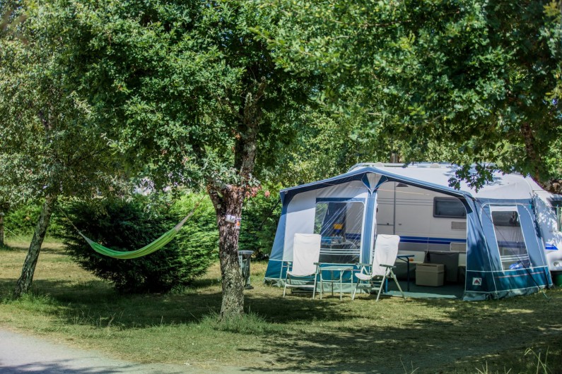 Location de vacances - Camping à Sainte-Eulalie-en-Born - emplacement camping