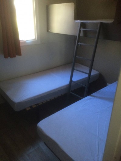 Location de vacances - Chalet à Vogüé - Chambre 2