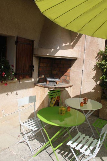 Location de vacances - Maison - Villa à Rustrel - Le BBQ pour des repas pleins de saveurs!