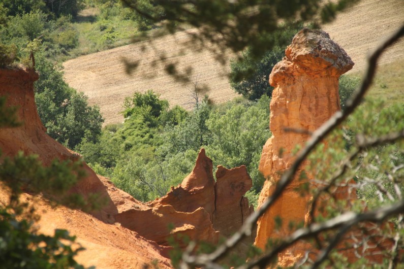 Location de vacances - Maison - Villa à Rustrel - Le Colorado provençal, à quelques minutes à pied... et les ocres.