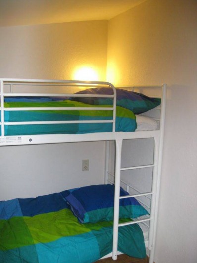 Location de vacances - Maison - Villa à Rustrel - La chambre des enfants (lits superposés, matelas latex).