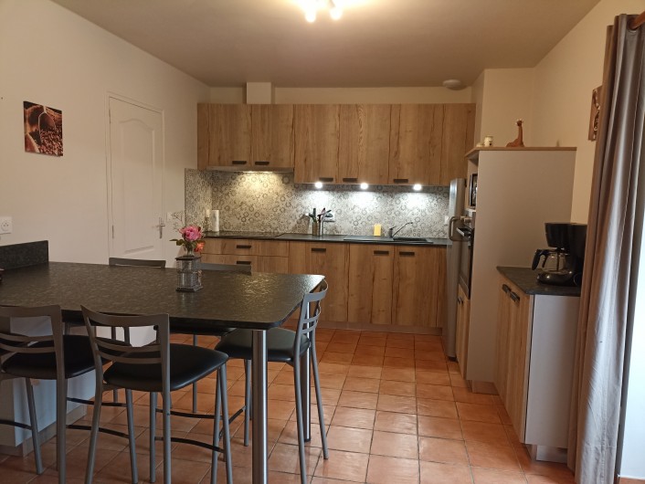 Location de vacances - Gîte à Combourg - une autre vue de la cuisine