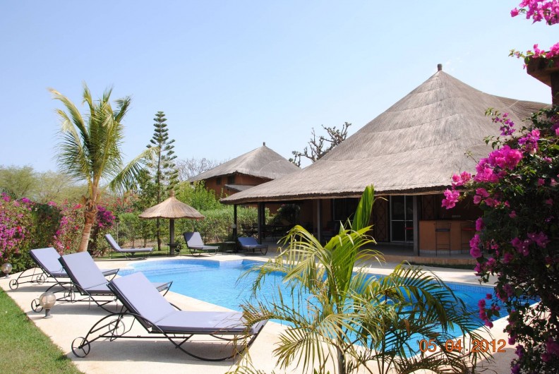Location de vacances - Maison - Villa à Nianing - La villa spacieuse avec piscine privée. De quoi vous prélassez au soleil...