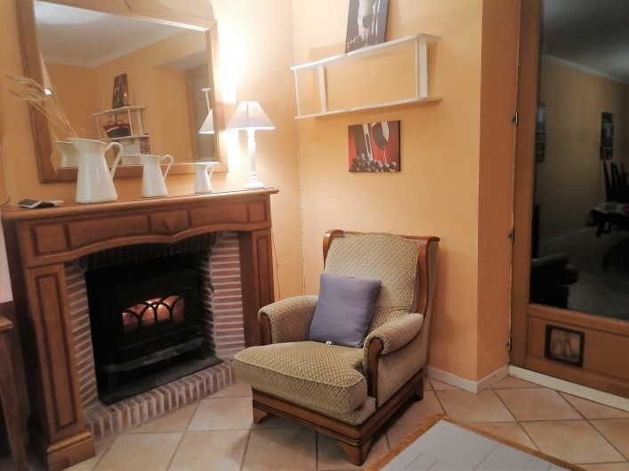 Location de vacances - Gîte à Sury-en-Vaux - Coin cheminée dans le salon
