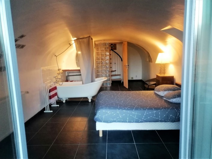 Location de vacances - Gîte à Sury-en-Vaux - Chambre 1 avec salle de bain et wc