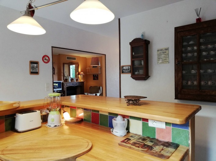 Location de vacances - Gîte à Sury-en-Vaux - Cuisine ouverte sur le salon