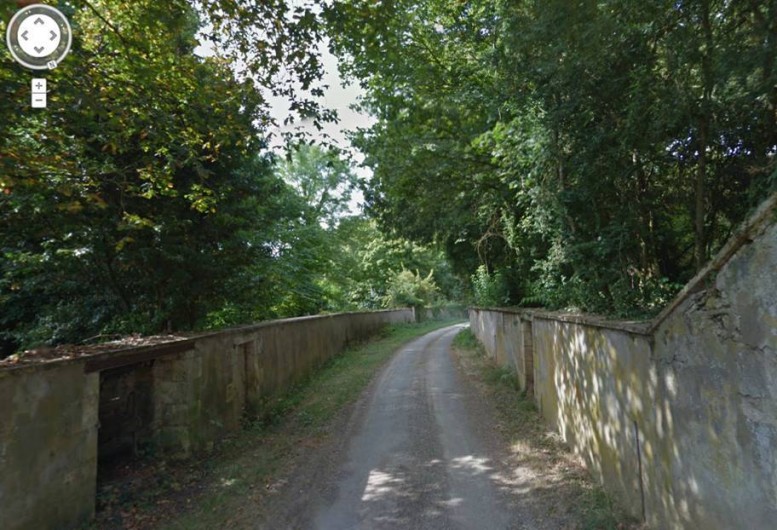 Location de vacances - Gîte à Sury-en-Vaux - Rue dans le village de Sury-en-vaux