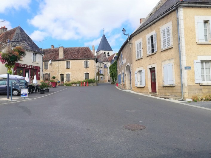 Location de vacances - Gîte à Sury-en-Vaux - Rue dans le village de Sury-en-vaux