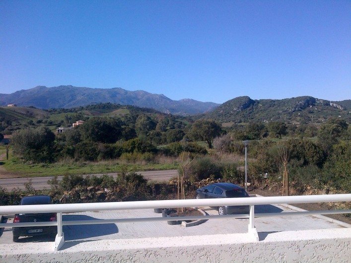 Location de vacances - Appartement à Oletta - vue sur le parking