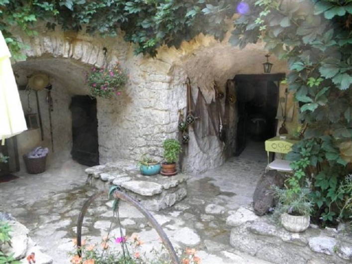 Location de vacances - Maison - Villa à Cornillon - Bas de la maison (côté façade)