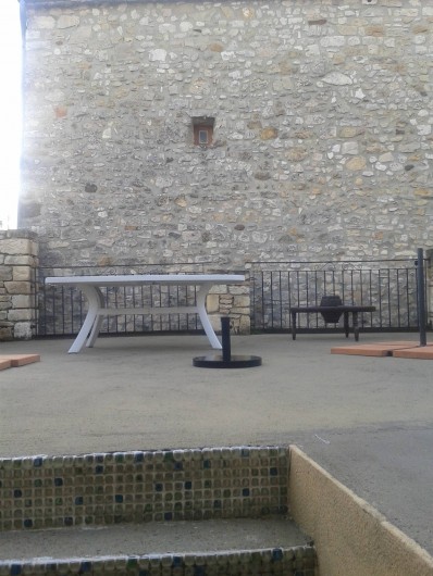 Location de vacances - Maison - Villa à Cornillon - Grande terrasse arrière