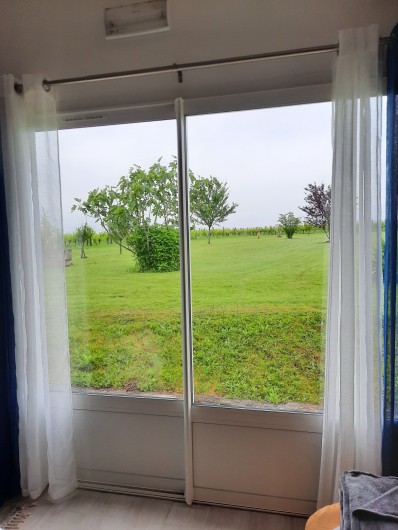 Location de vacances - Gîte à Vanzac - Depuis la chambre....