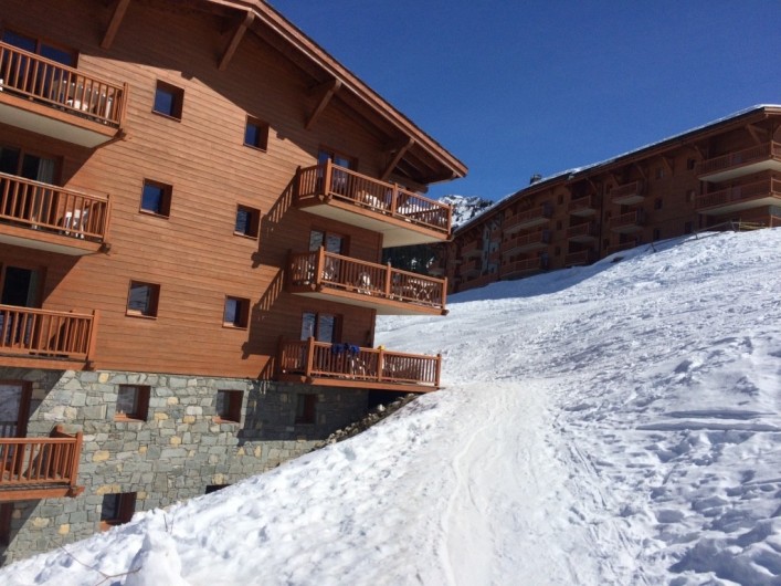 Location de vacances - Appartement à Arc 1800 - Immeuble directement sur les pistes, à 200m du centre station