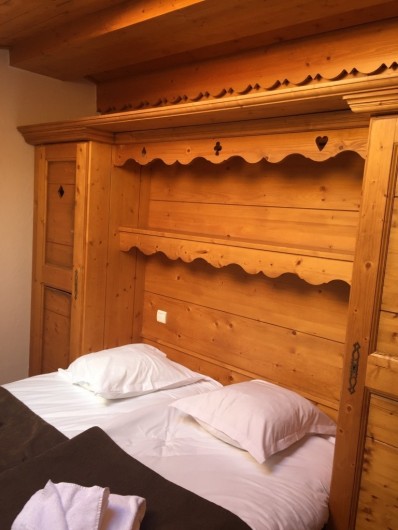 Location de vacances - Appartement à Arc 1800 - Une des 5 chambres "chalet"