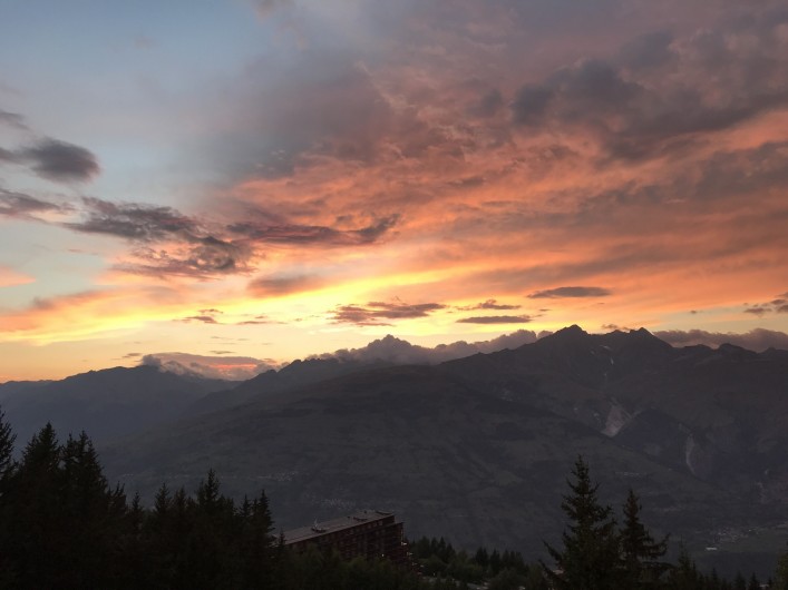 Location de vacances - Appartement à Arc 1800 - Autre coucher de soleil, l'appartement est orienté Ouest