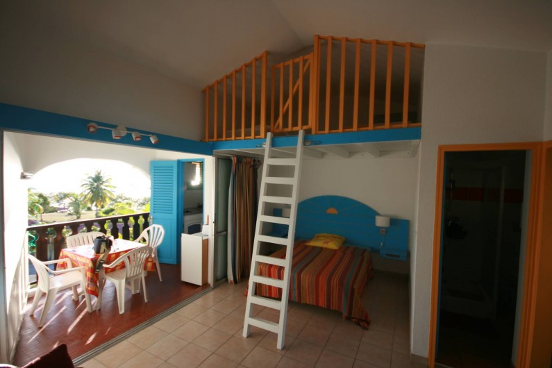 Location de vacances - Appartement à Sainte-Anne - Coin couchage et salle à manger