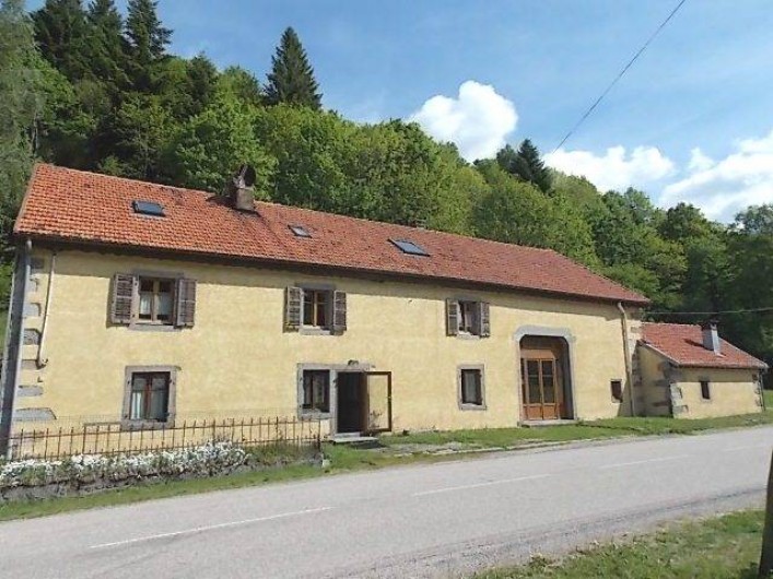 Location de vacances - Gîte à Rochesson - Entrée Bistrot et façade des 3 gites
