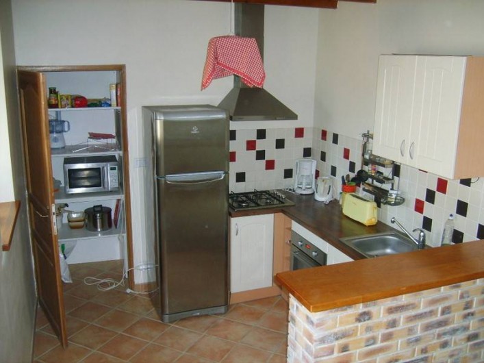Location de vacances - Gîte à Calanhel - Le coin cuisine équipé...