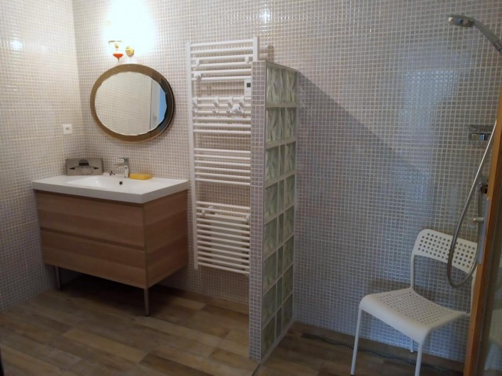 Location de vacances - Maison - Villa à Chouzelot - Salle de bain rez de chaussé