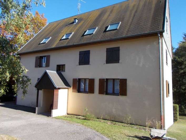 Location de vacances - Appartement à Labaroche - la résidence, les fenêtres des chambres en bas à droite