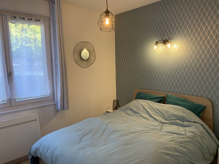 Location de vacances - Appartement à Labaroche - la chambre parentale avec un lit double et un espace dressing