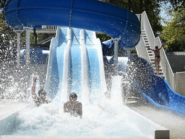 Location de vacances - Bungalow - Mobilhome à Saint-Brevin-les-Pins - Toboggans piscine