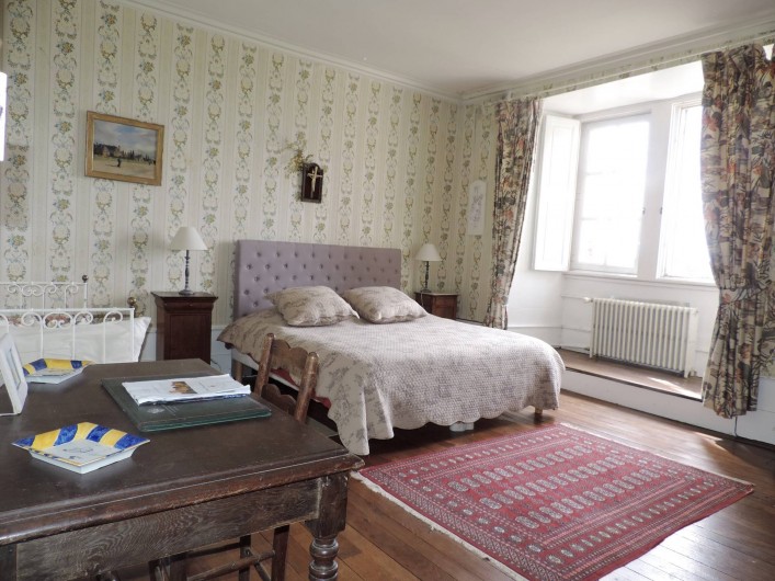 Location de vacances - Château - Manoir à Montreuil-Bonnin - chambre des paons