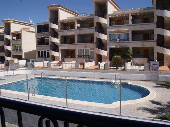 Location de vacances - Appartement à Punta Prima - Piscine au pied de l'immeuble