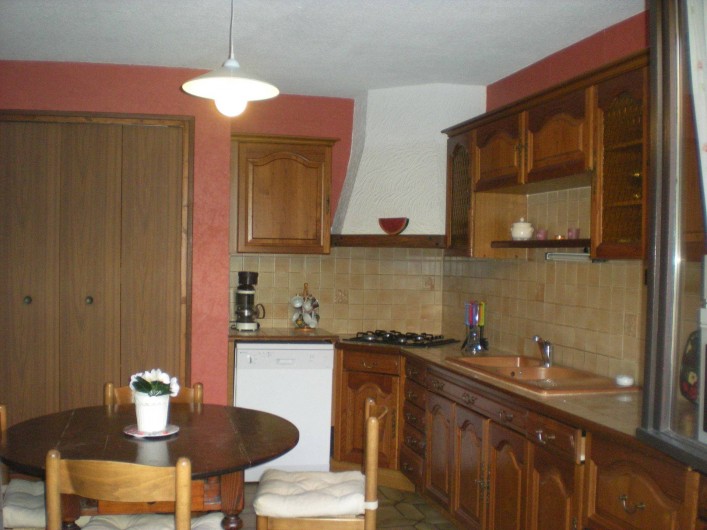 Location de vacances - Gîte à Gap - La cuisine sous un autre angle