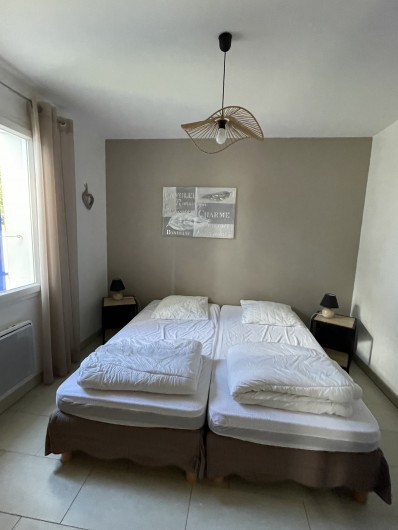 Location de vacances - Villa à La Cotinière - Chambre 2 lit 90